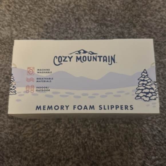 New in box Cozy Mountain women’s memory foam slippers sz 9-10 - Picture 3 of 4